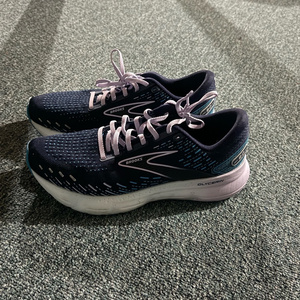 Brooks Women's Athletic Shoes - Dark Blue and White